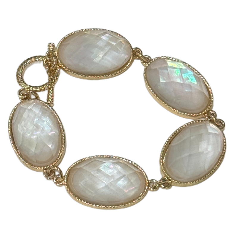 Trendy Style Exquisite Bracelet, Natural White Shell & Faceted Resin with Premium Texture