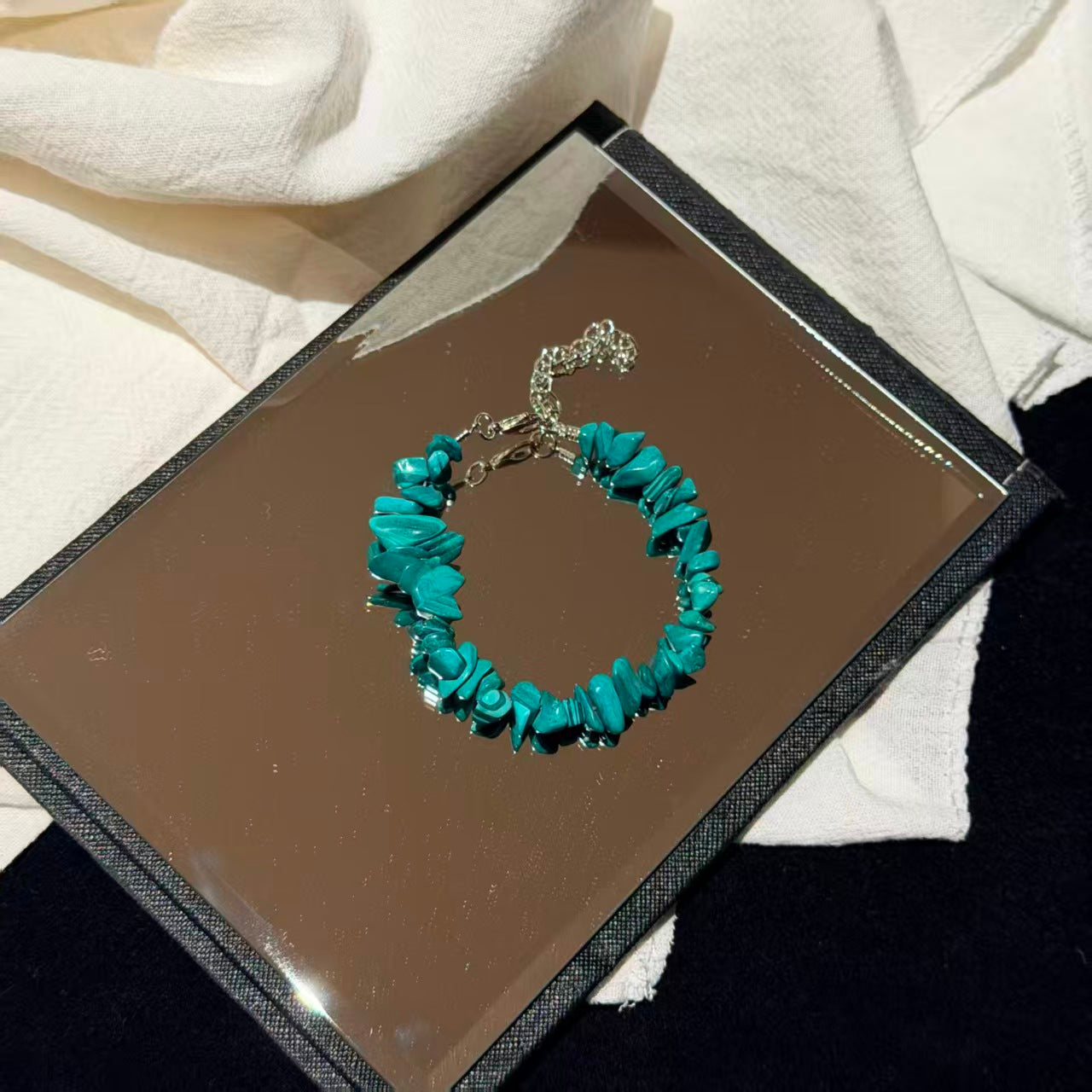 Natural Crystal Chip Bracelet, Irregular Freeform Agate Bangle for Women with Lobster Clasp & Extender Chain